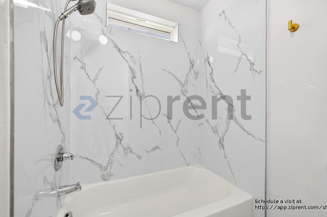 Building Photo - 3226 Navaro St