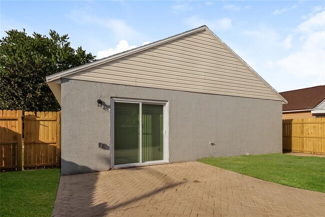 Building Photo - 5624 New Cambridge Rd