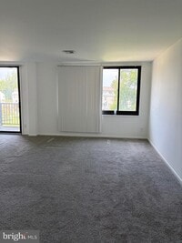 Building Photo - 3450 Toledo Terrace