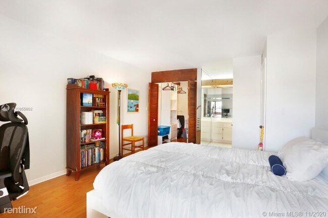 Building Photo - 2 br, 2 bath Condo - 9280 SW 123rd Ct