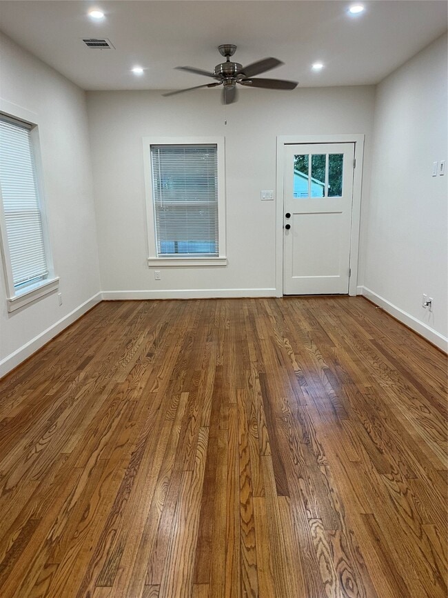 Building Photo - 2715 Cochran St