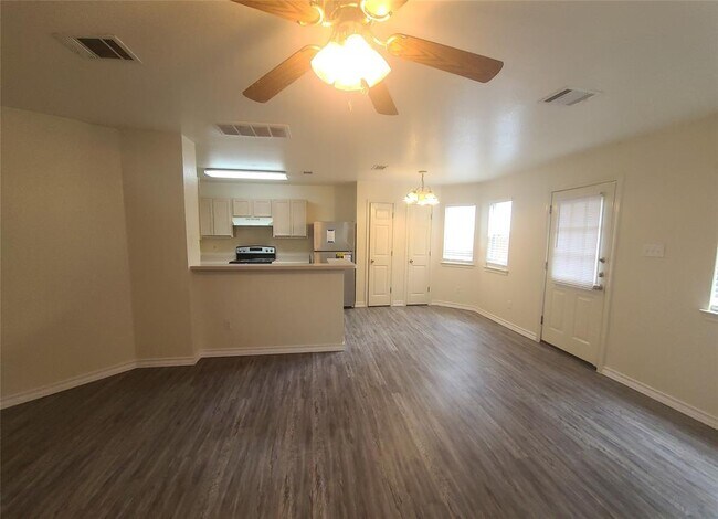 Building Photo - 132 Cedargrove