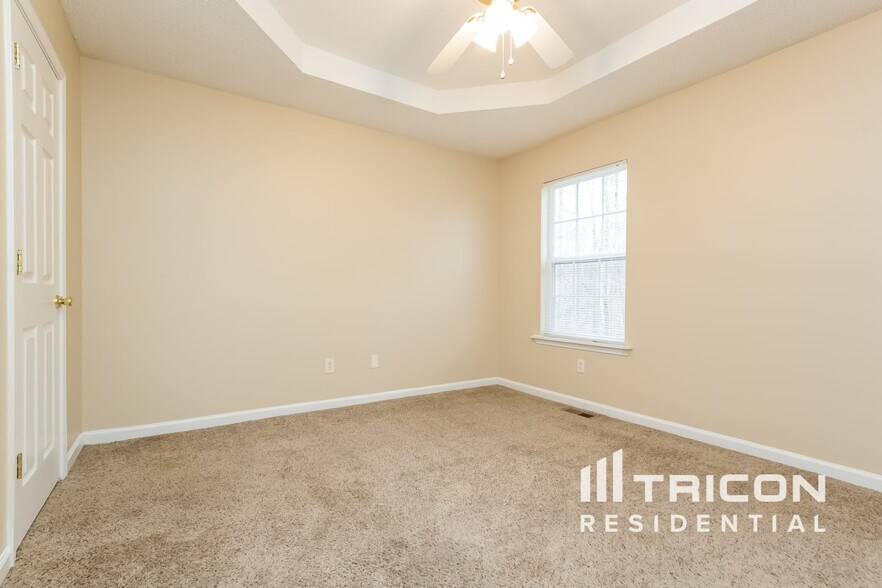 Building Photo - 142 Farmington Dr