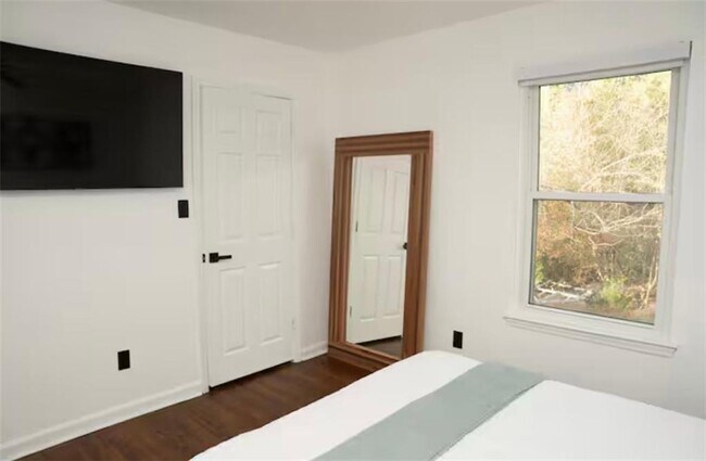 Building Photo - 144 Willow Stream Ct