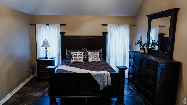 Building Photo - 3 Bedroom 2 Baths 2000 sq/ft in Stockwell