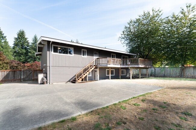 Building Photo - 5623 129th Ave SE