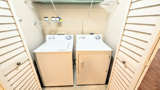 Building Photo - ANNUAL UNFURNISHED 2/1 Condo in Serenade on Palmer Ranch