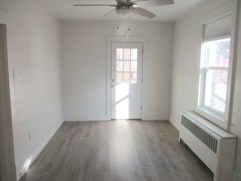 Building Photo - 924 Beaver Rd