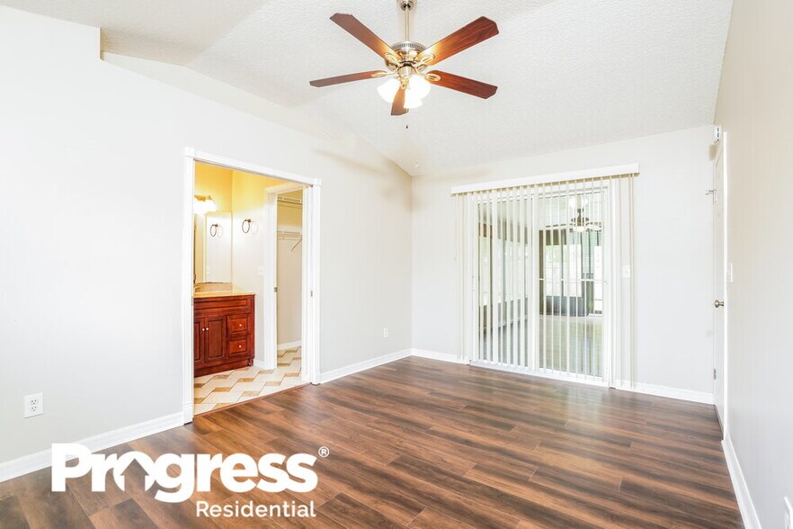 Building Photo - 1855 Sherwood Dr