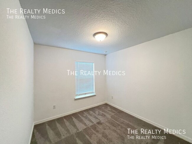 Building Photo - 3152 SW 151st Ave