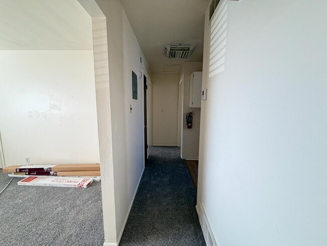 Building Photo - 253 E 1100 S