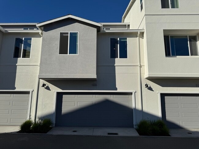 Building Photo - 6333 Dandelion St