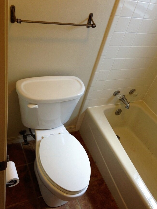 Building Photo - ** 3/2 IN NEW GREENACRES PLACE **