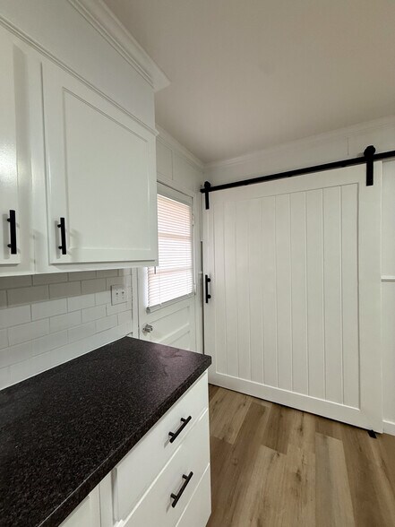 Building Photo - 214 Madison Ave