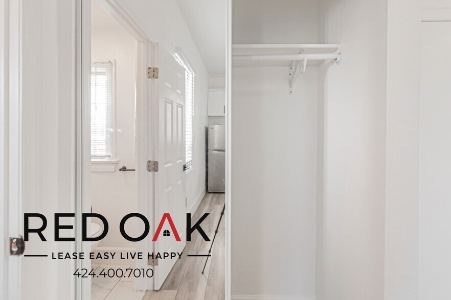 Building Photo - 1017 S Kingsley Dr