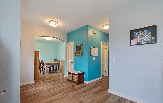 Building Photo - 7407 Everwood St NE