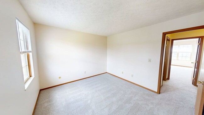 Building Photo - 5917 Shadow Lake Cir