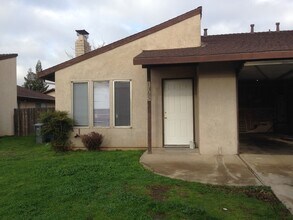 Building Photo - 0452