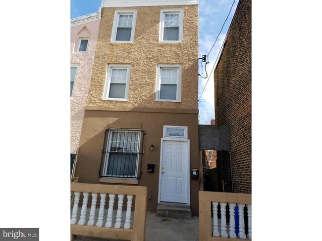 Primary Photo - 2853 N Mascher St