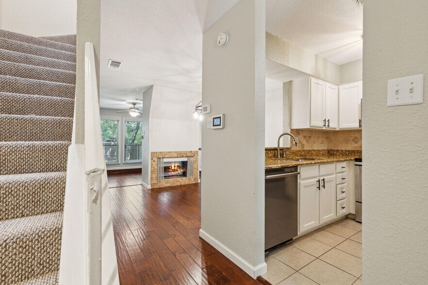 Building Photo - 5616 Preston Oaks Rd