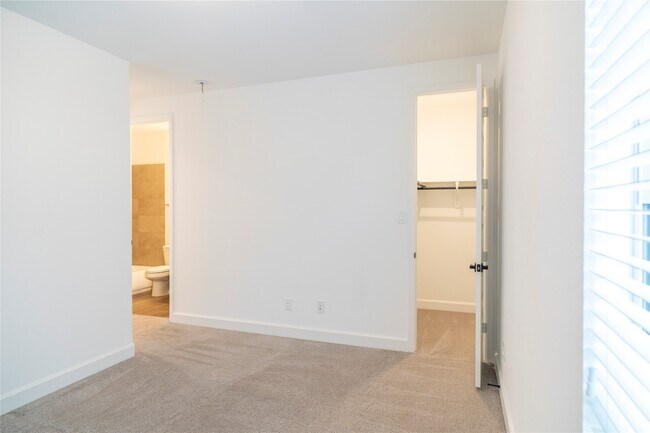 Building Photo - 29856 Smoky Ridge Rd