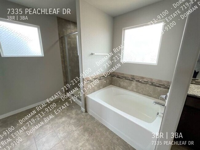 Building Photo - 7335 Peachleaf Dr