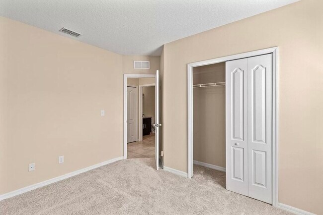 Building Photo - 7806 Tanbier Dr