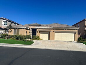 Building Photo - BEAUTIFUL ONE STORY HENDERSON HOME!