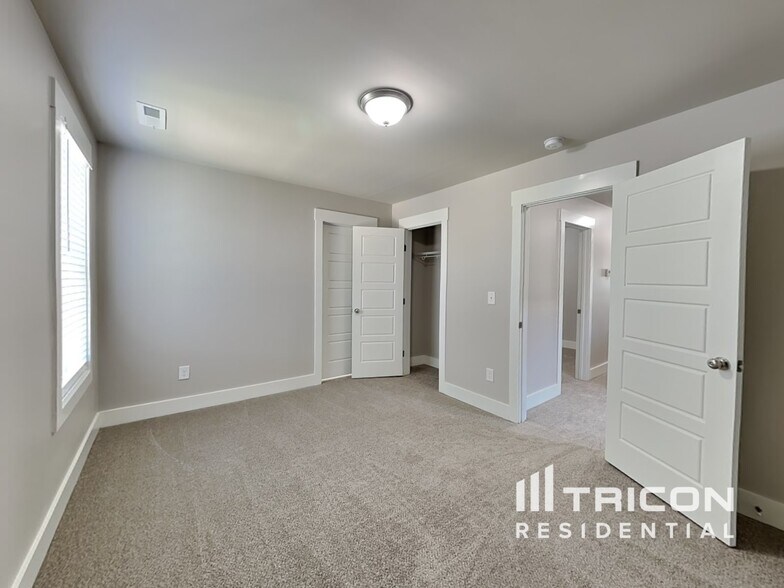 Building Photo - 777 Fireball Ct