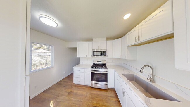 Building Photo - 12174 2nd St