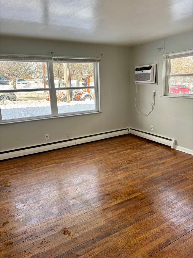 Building Photo - 2553 W North Bend Rd