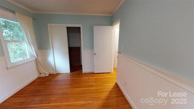 Building Photo - 419 Webster Pl