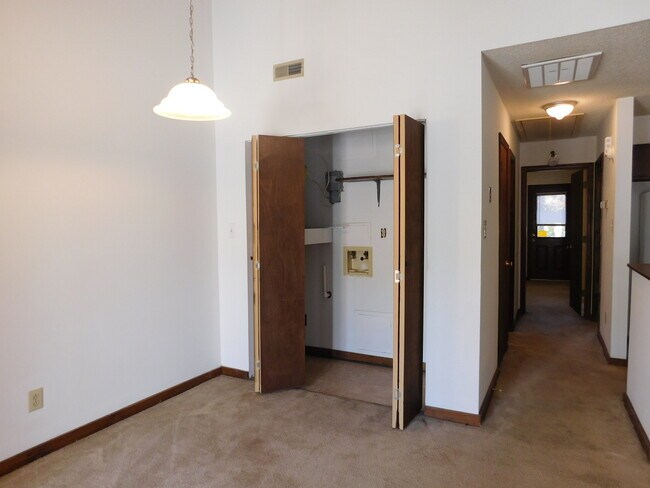 Building Photo - 1524 College Way