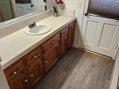 Building Photo - Beautiful home in Southwest Bakersfield- Near Stockdale High school ,Warren Jr High and Old river...