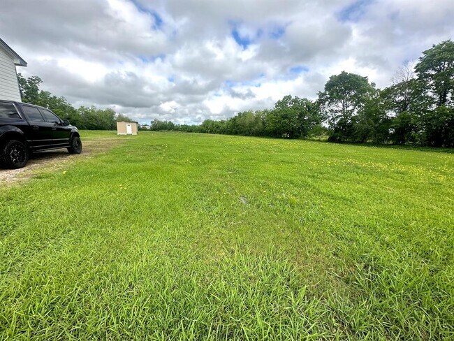 Building Photo - 3806 Old Chocolate Bayou Rd