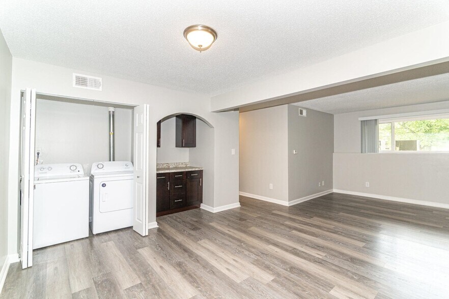 Building Photo - Warren Harbor Apartments