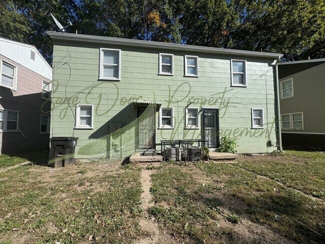 Building Photo - DUPLEX IN INDEPENDENCE