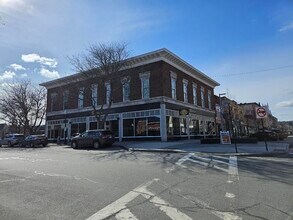 Building Photo - 2 Pleasant St