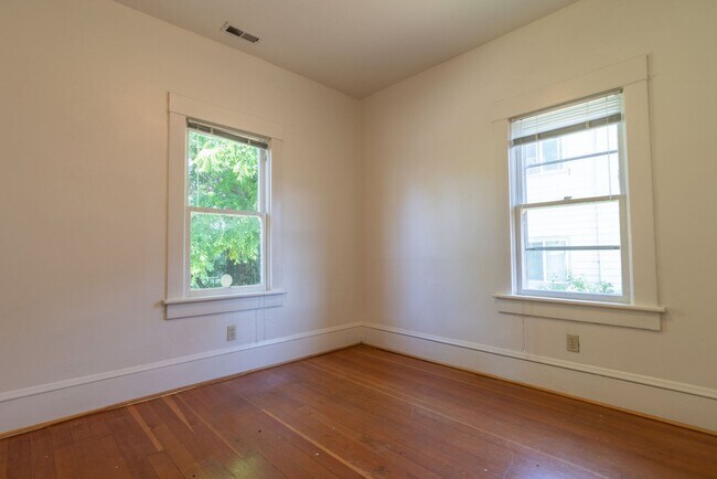 Building Photo - 5534 N Missouri Ave