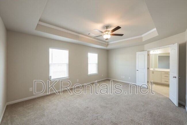 Building Photo - 1526 Fern Ridge Ln