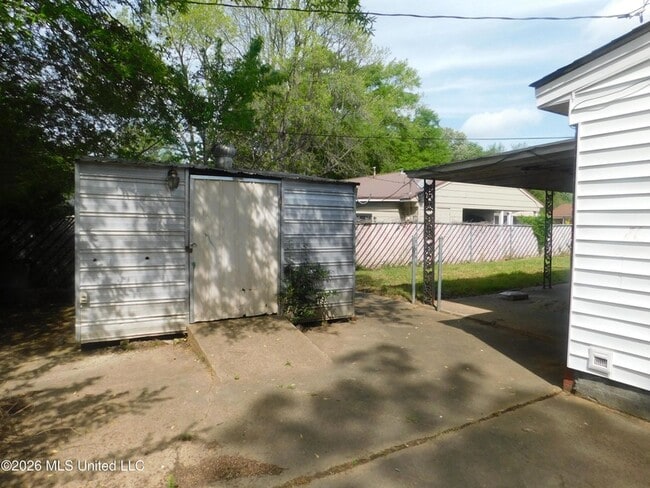 Building Photo - 9155 Forrest Dr