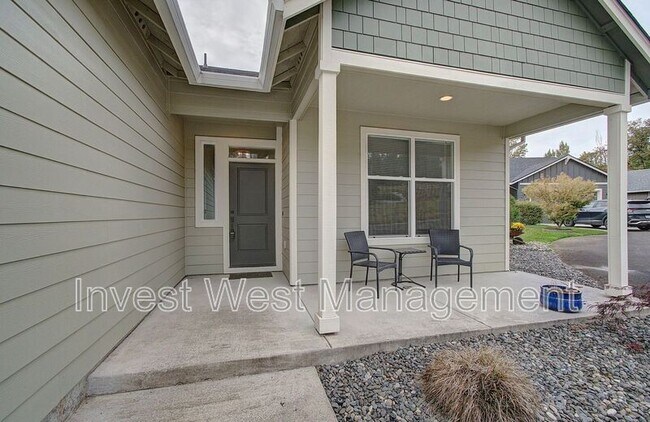 Building Photo - 1651 52nd Ct