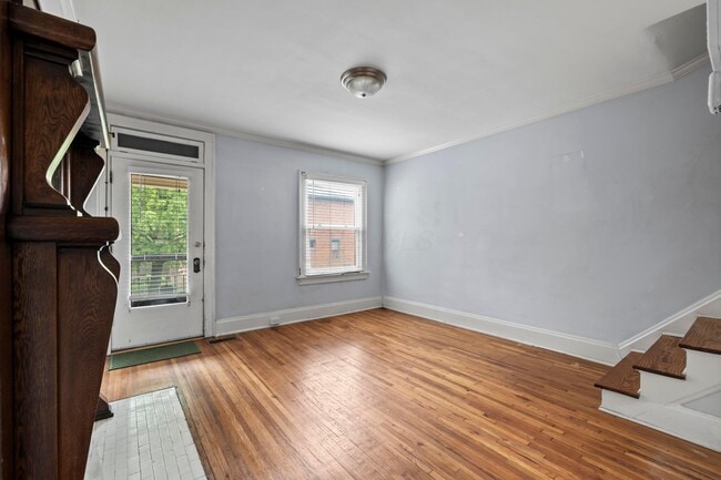 Building Photo - 46 W Kossuth St