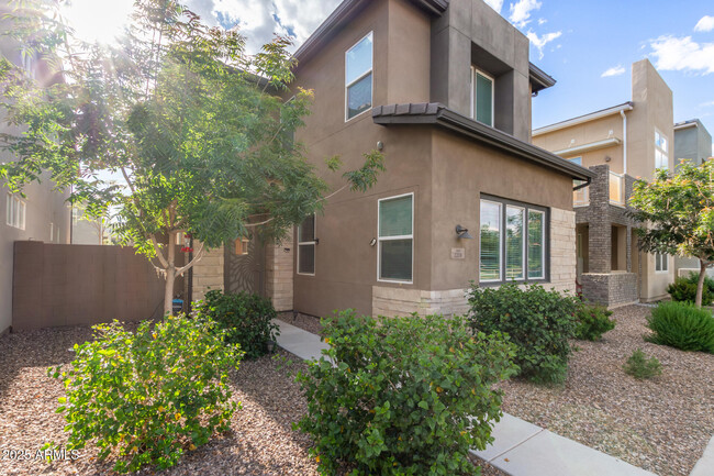 Building Photo - 1310 N Zane Dr