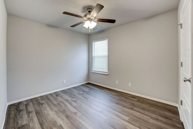 Building Photo - Luxury townhomes near TU and Mother Road M...