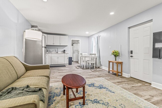 Building Photo - 908 N 57th Ave