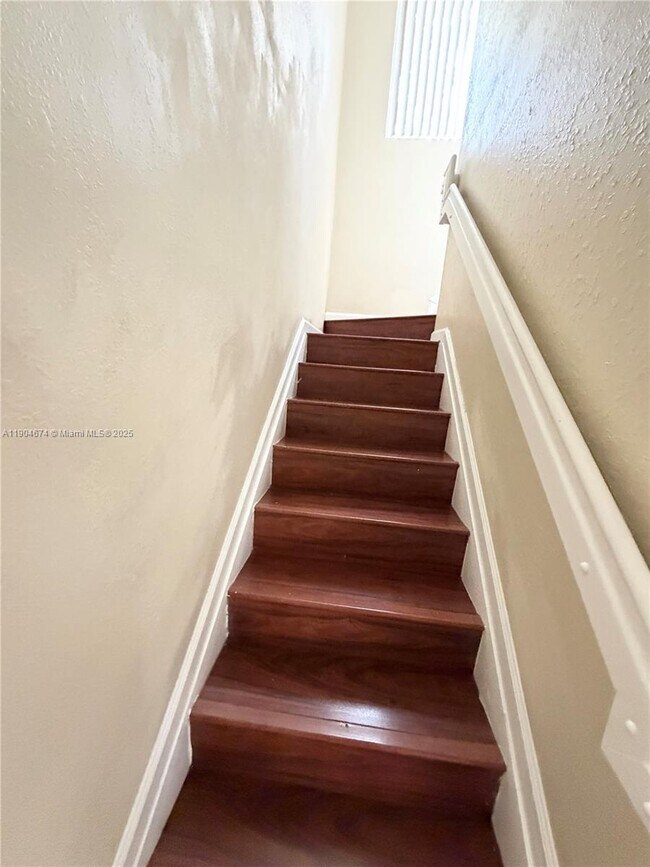 Building Photo - 2505 SE 14th Ave