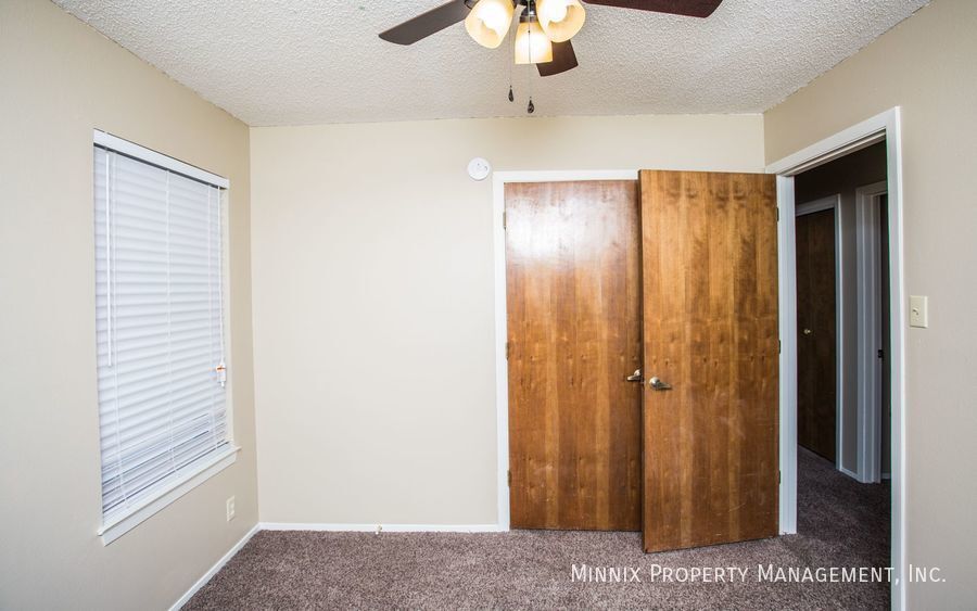 Building Photo - 4701 Country Club Dr