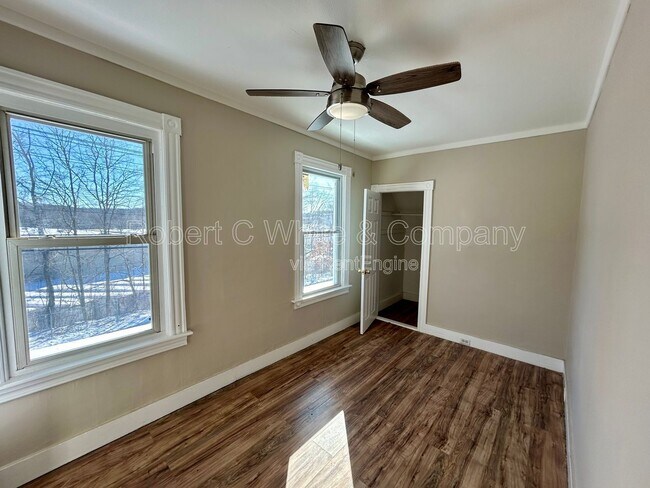 Building Photo - 314 Norwich Ave