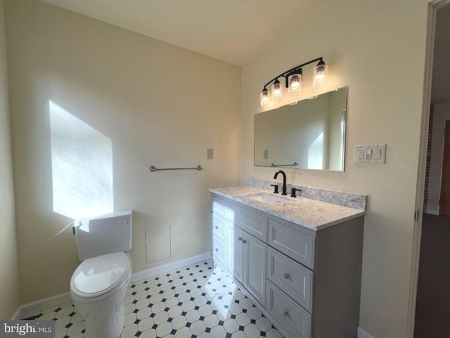 Building Photo - Beautiful 3bd 3bth contemporary A-framed home in the prestigious Eagle's Nest community.